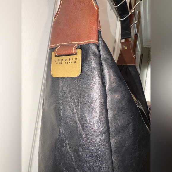 🖤 Vintage 1980s–90s Capezio New York Black Leather Hobo Bag - Picture 4 of 14